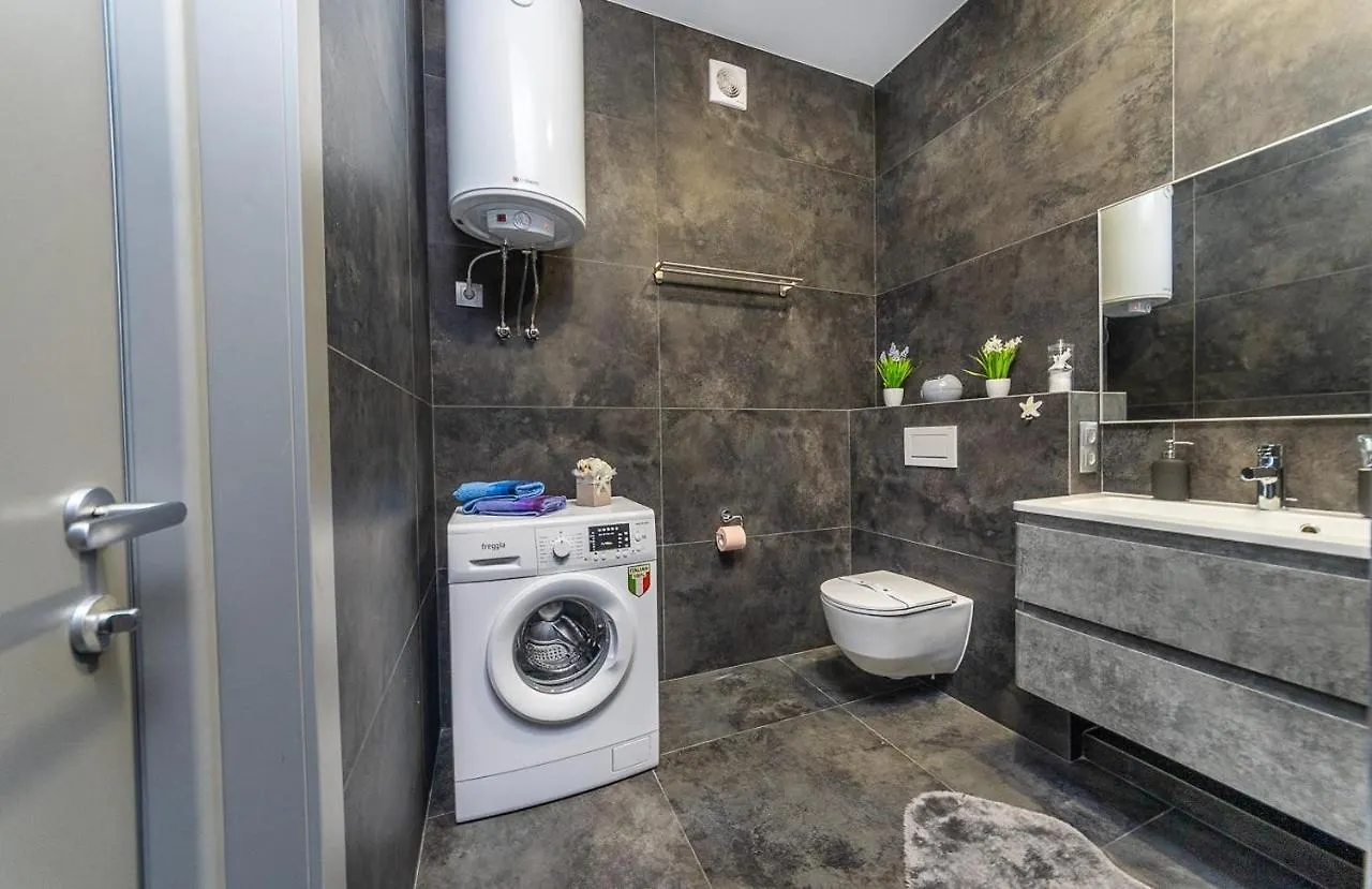 Luxury Apartments Smartplaza Obolon Metro Minskai Kyiv