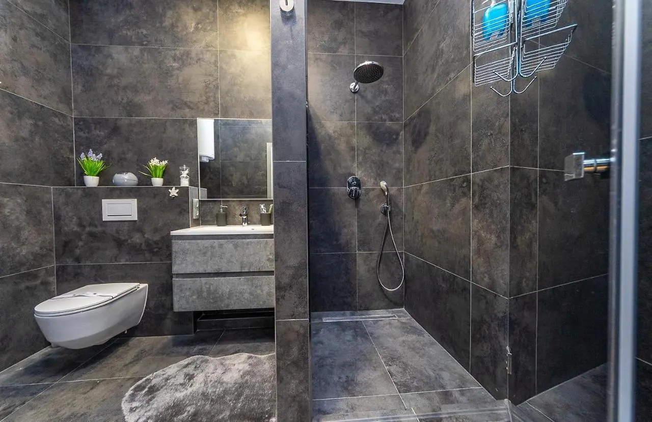 Luxury Apartments Smartplaza Obolon Metro Minskai Kyiv 0*,