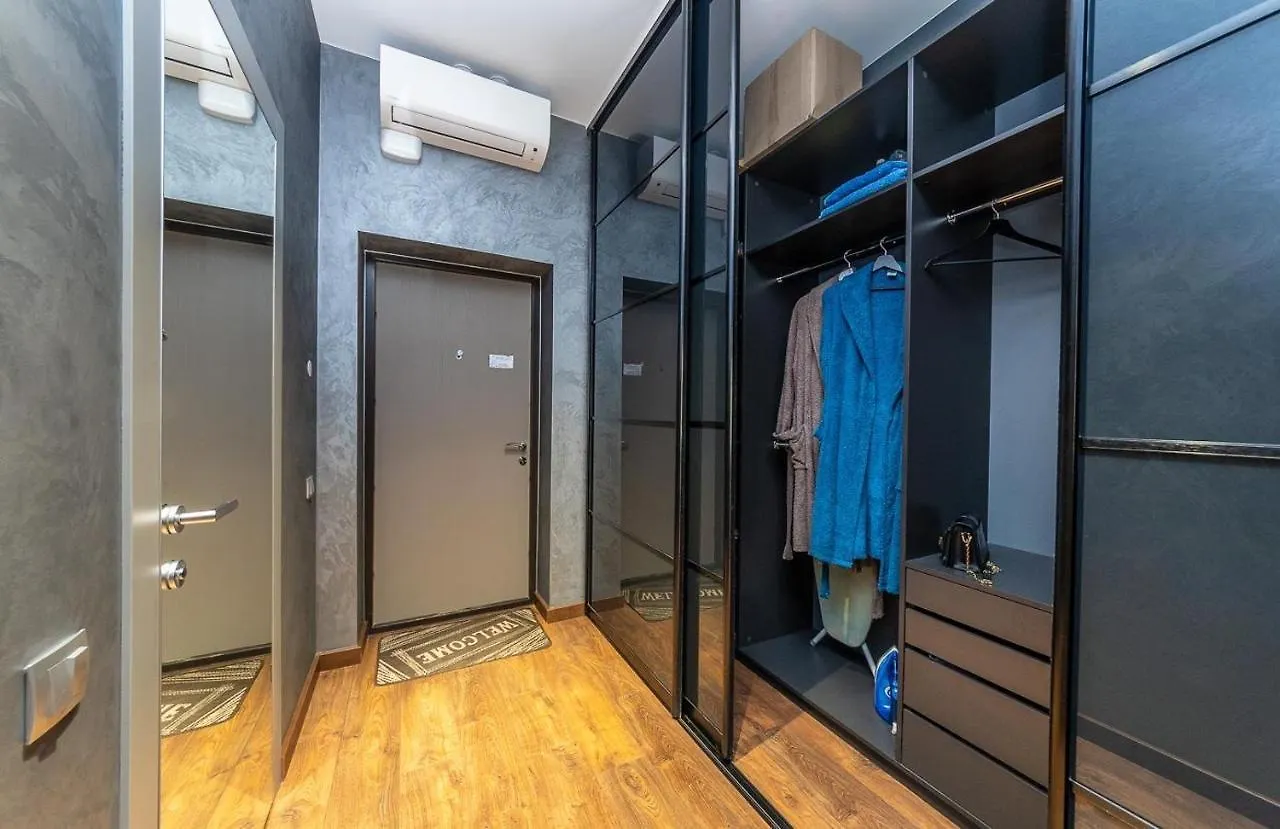 Luxury Apartments Smartplaza Obolon Metro Minskai 키예프